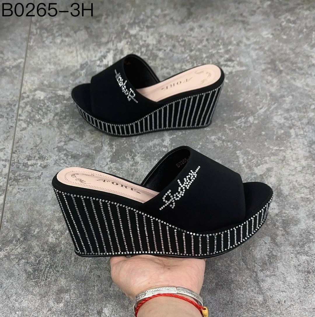 ,босоножки на платформе,модные босоножки,женские шлепанцы на платформе,летняя женская