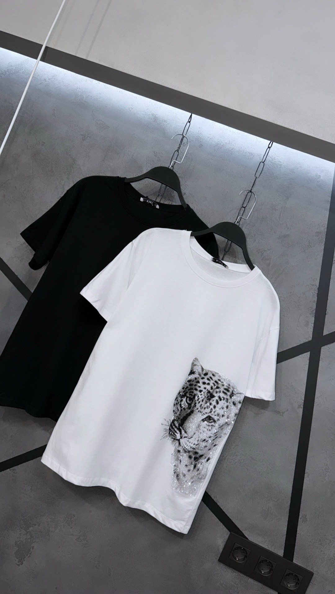 свитшот со стразами,женский свитшот,женская кофта,футболка оверсайз со стразам,футболка со стразами женская