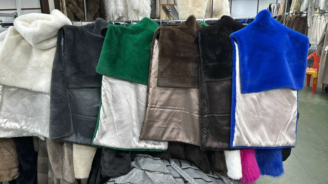 манишка из экомеха женская,меховая жилетка,меховая жилет,манишка женская меховая,манишка меховая норка azules