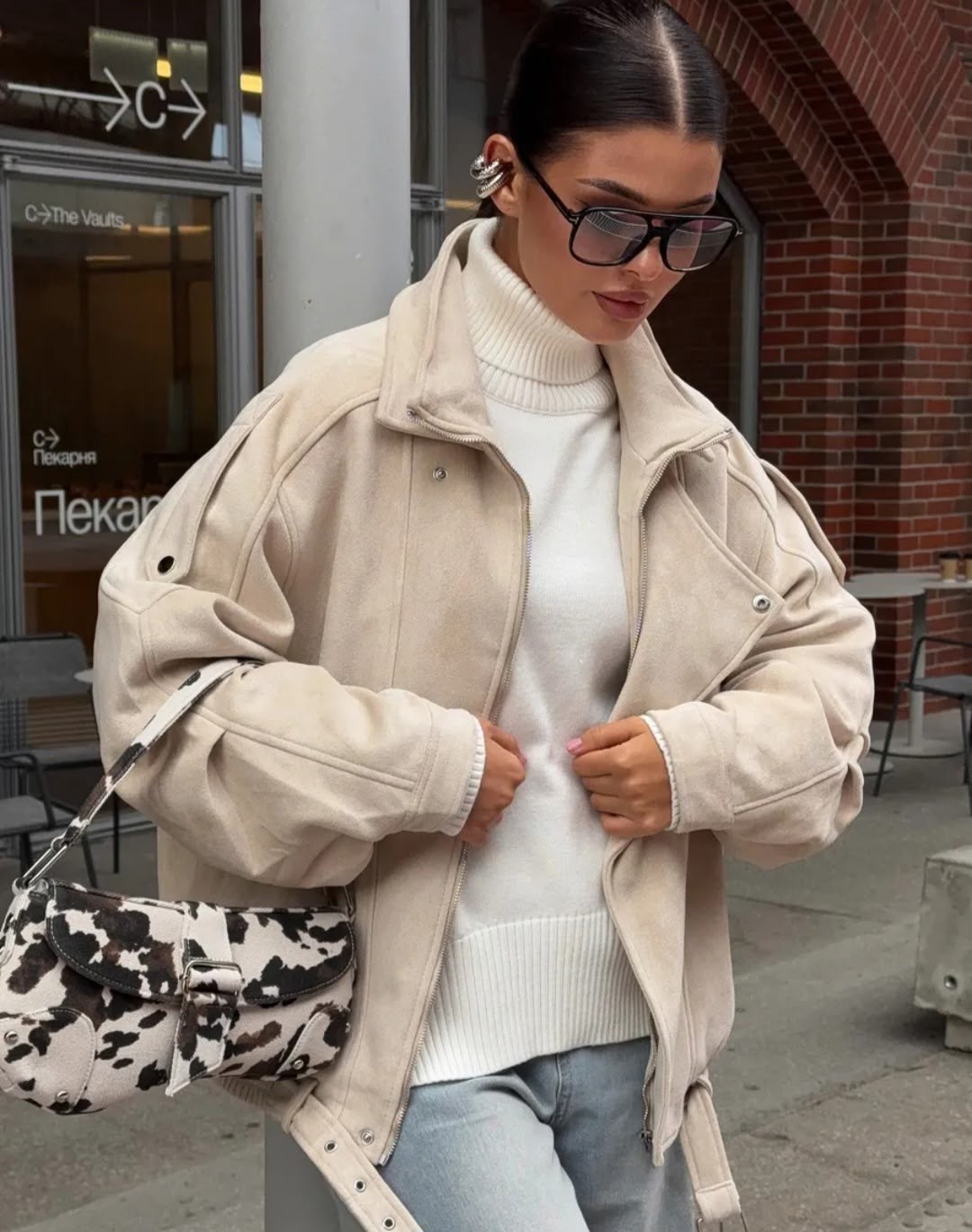 бомбер оверсайз из замши grey с двойным воротником и карманами,кожаная куртка,женская кожаная куртка,куртка бомбер,куртка косуха