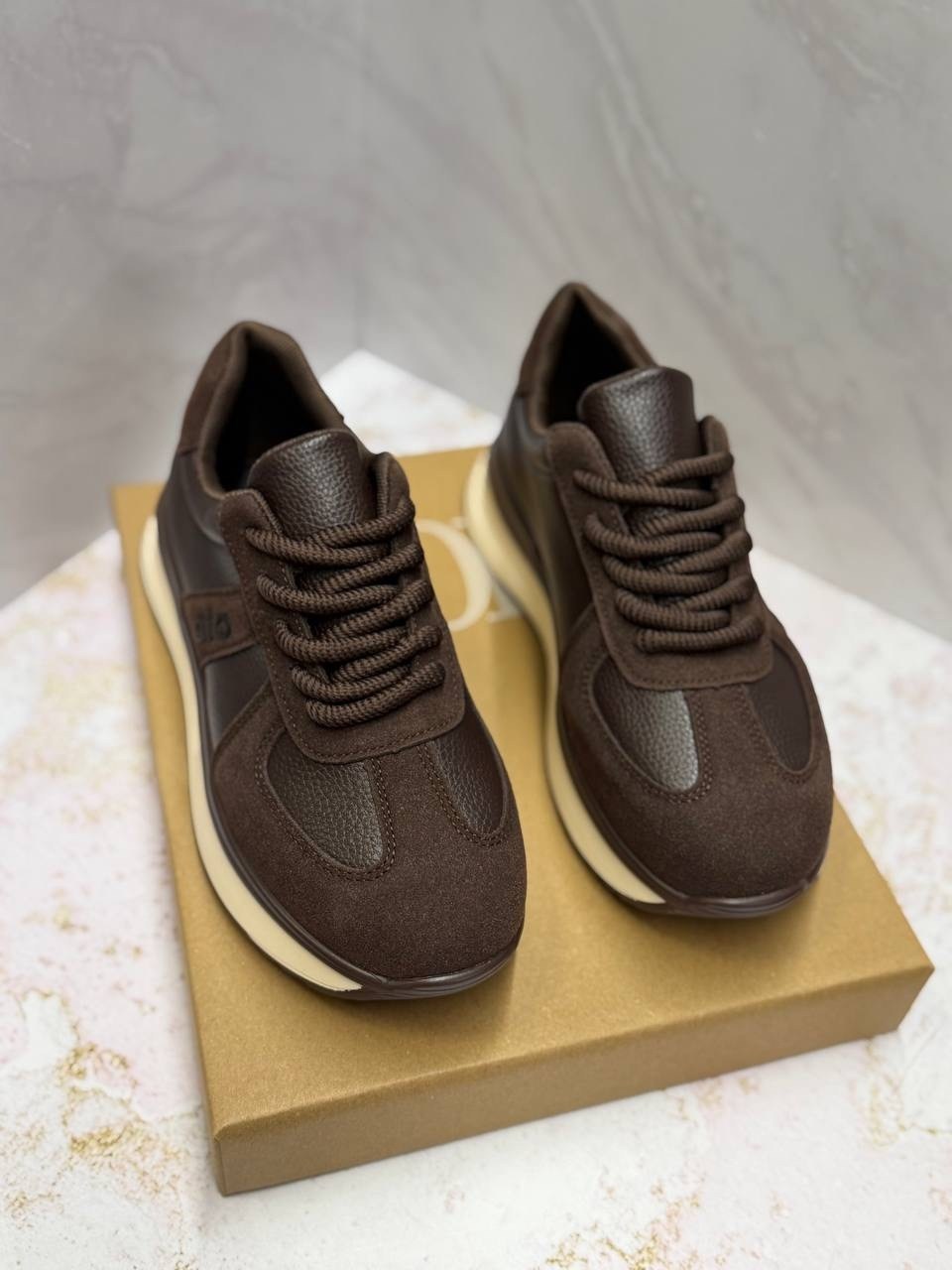 ,кроссовки женскиe,кроссовки для женщин,спортивная ,брендовые кроссовки