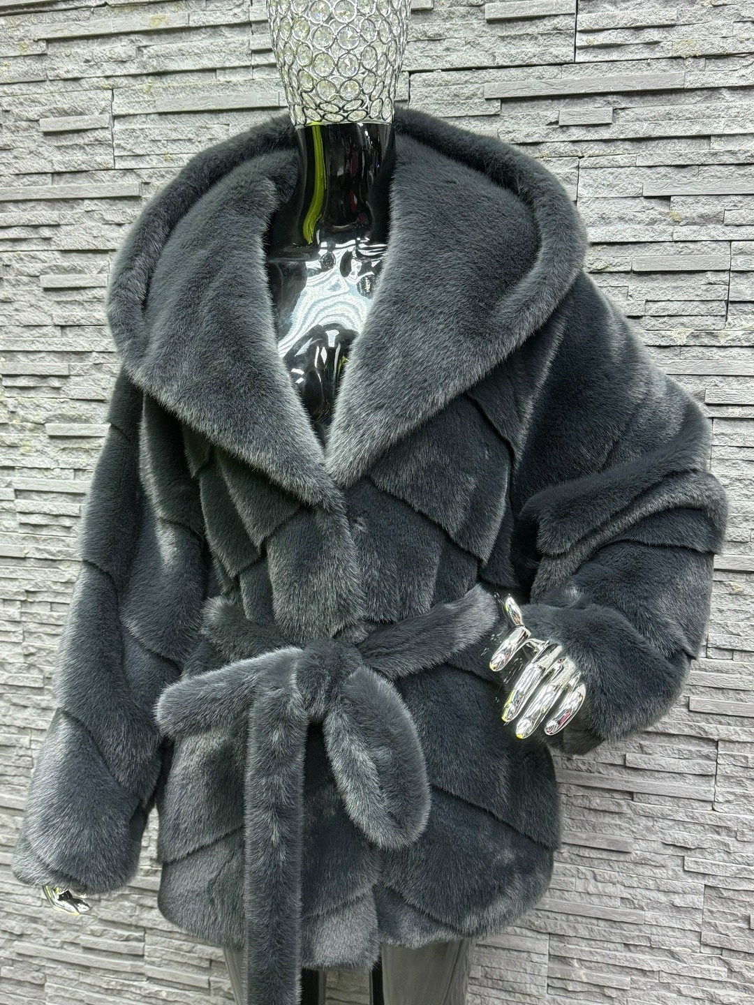 шуба норковая,норковая шуба летучая мышь с капюшоном,елена фурс шубы норка летучая мышь,шуба из норки nafa серо-голубая с капюшоном,шуба норка оверсайз летучая мышь