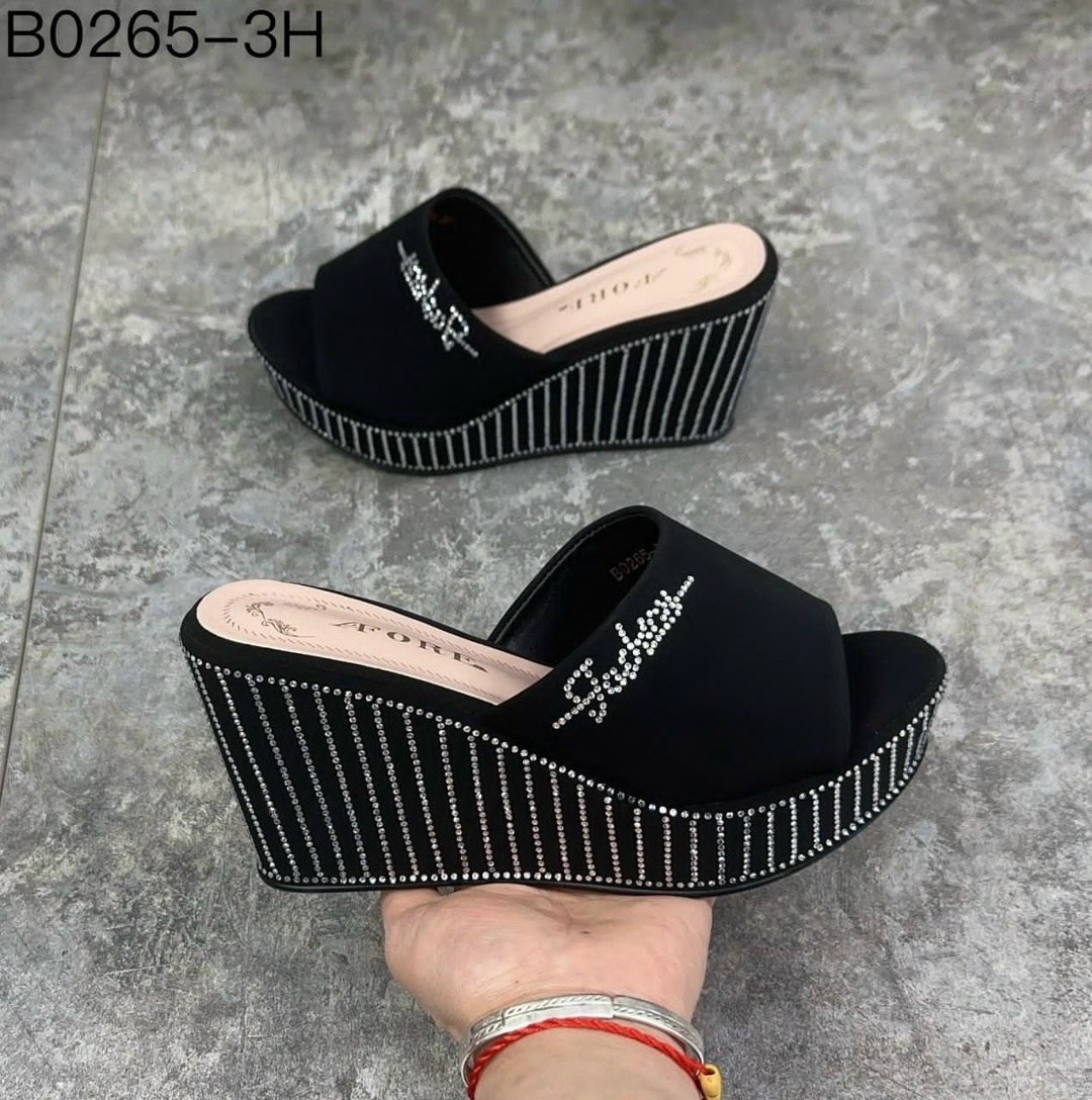 ,босоножки на платформе,шлепанцы на платформе,шлепки на платформе,женские шлепанцы