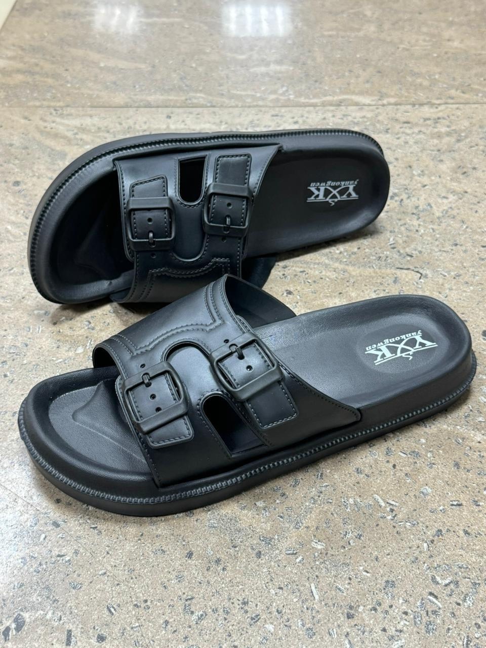 ,шлепанцы женские,мужские шлепанцы,тапочки модные,сандалии