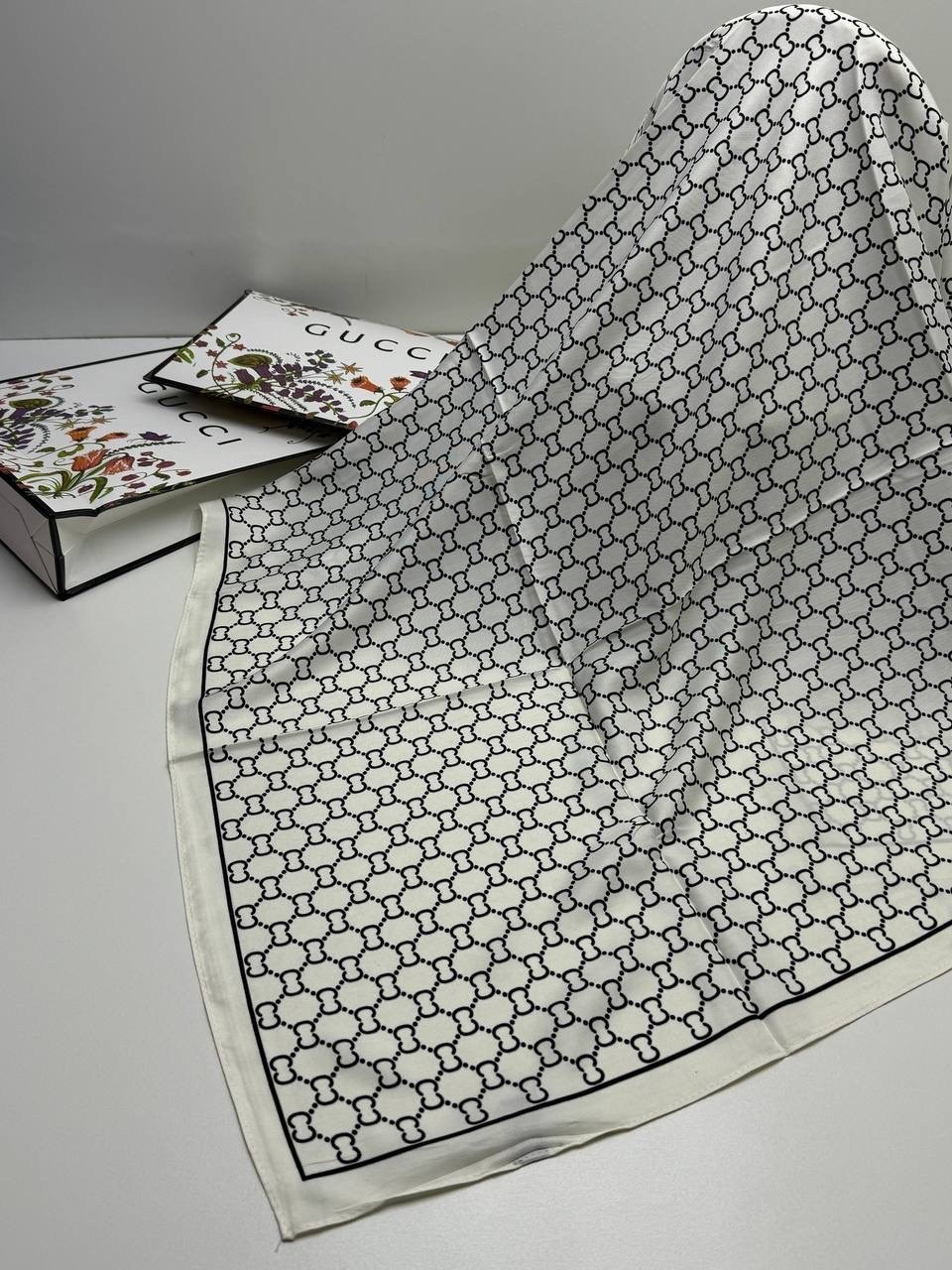 женский платок,платок gucci шелковый,платки диор,платки шарф,платок гуччи черный