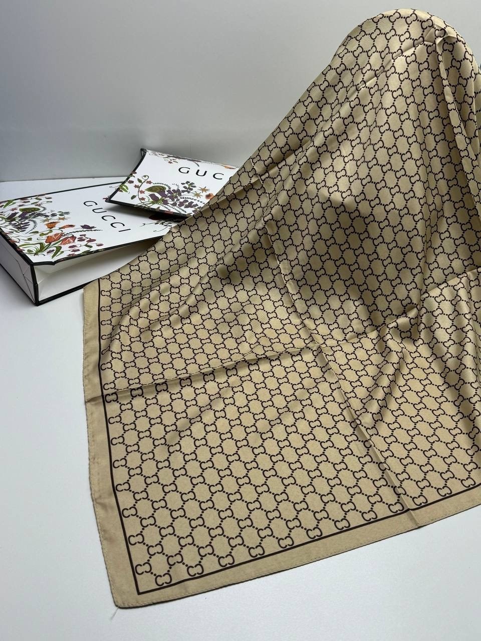 женский платок,платок gucci шелковый,платки диор,платки шарф,платок гуччи черный