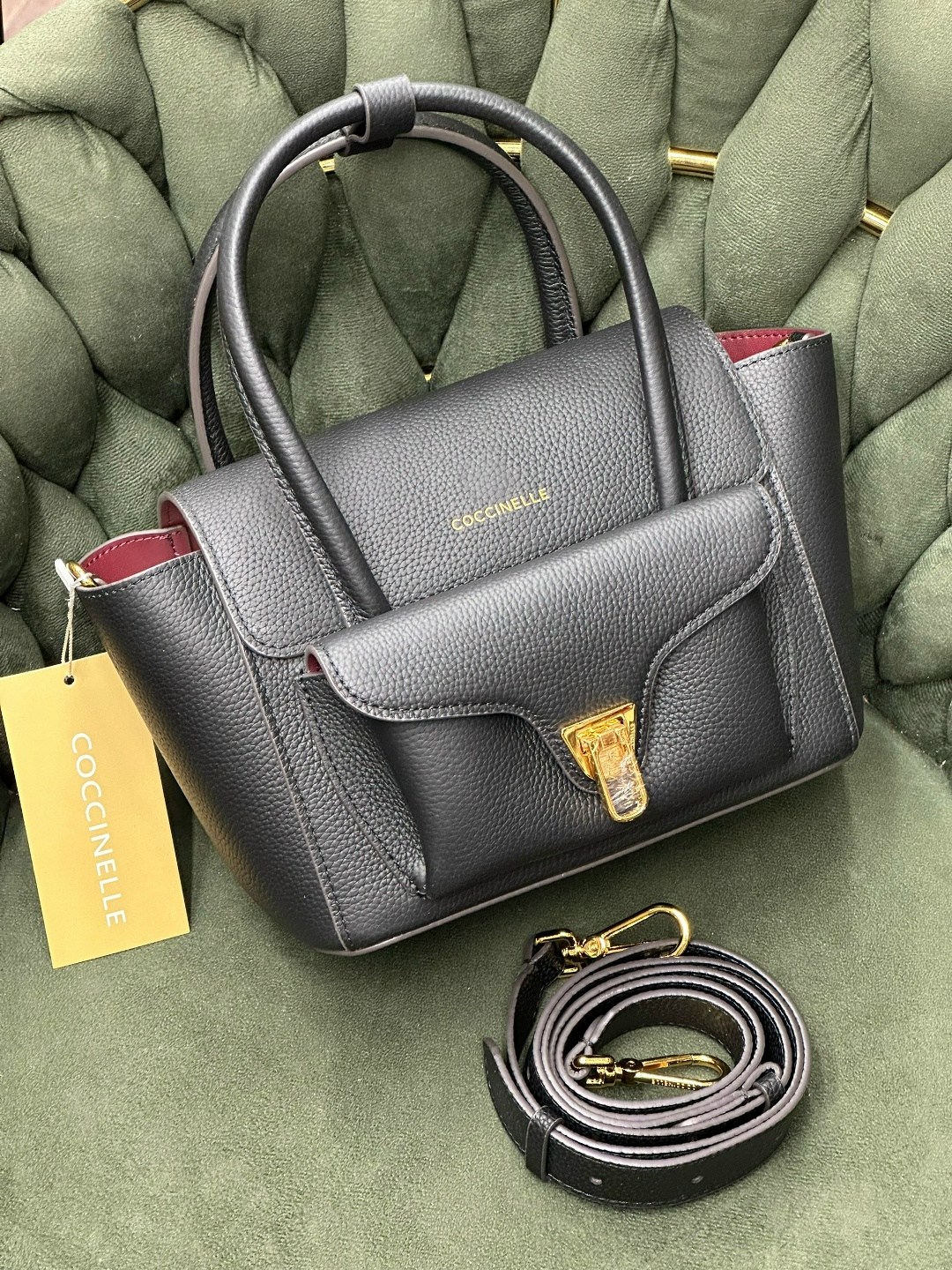 сумка coccinelle,сумка beat классическая с клапаном coccinelle,женская сумка coccinelle,сумка coccinelle arlettis,coccinelle сумка liya medium цвет серый