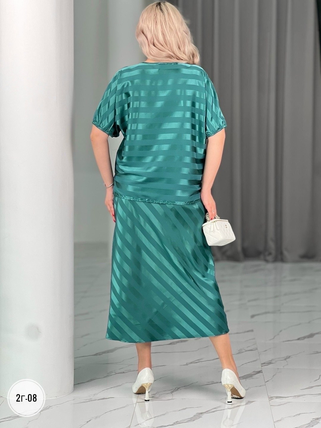 ,нарядное платье,костюм с юбкой,одежда для женщин,атласное платье