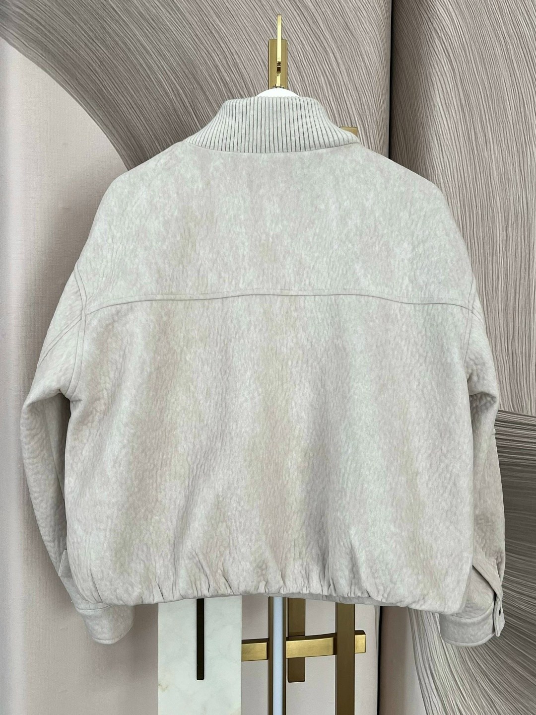 стильная куртка,куртка женская,легкая куртка,куртка,куртка бомбер женская