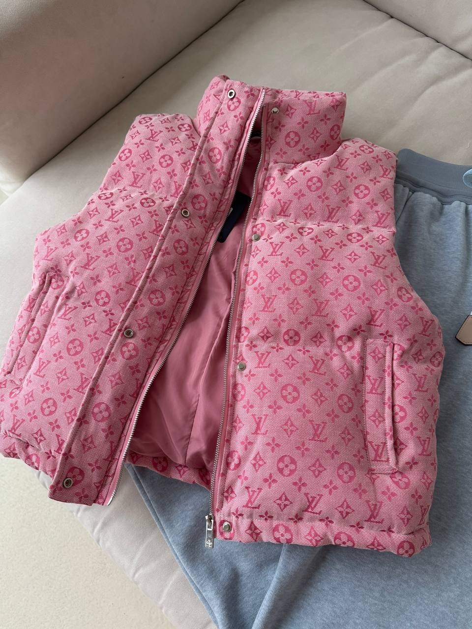 женская жилетка,стильные костюмы,жилетка,жилет женский,розовая жилетка