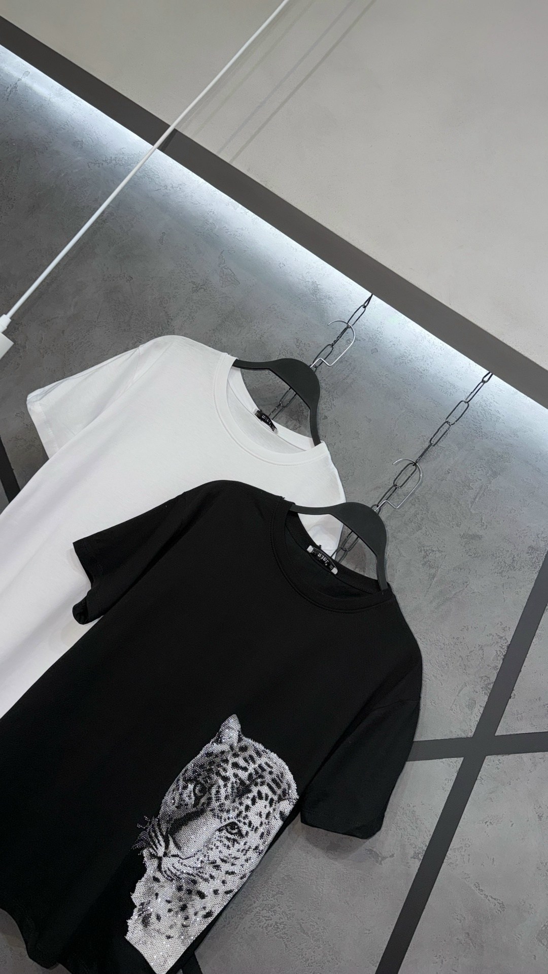 свитшот со стразами,женский свитшот,женская кофта,футболка оверсайз со стразам,футболка со стразами женская