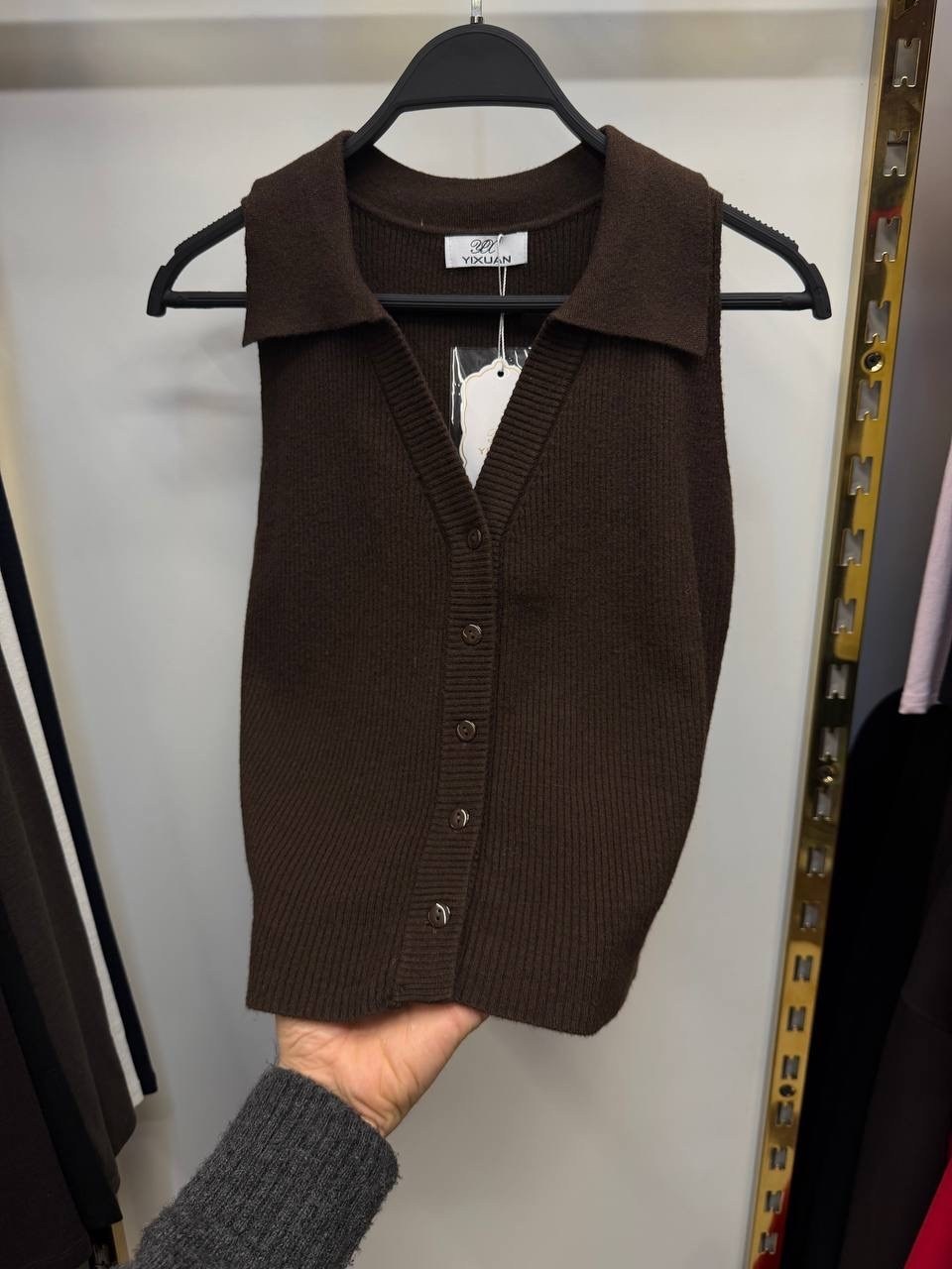 жилет mango,трикотажный топ,брюки льняные,бежевые брюки,брюки широкие