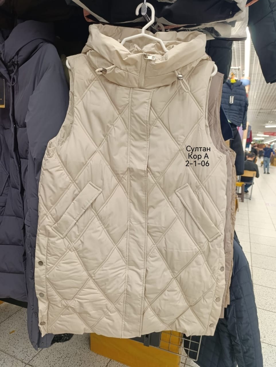 жилетка женская,жилетка,жилет,демисезонная жилетка,жилет женский