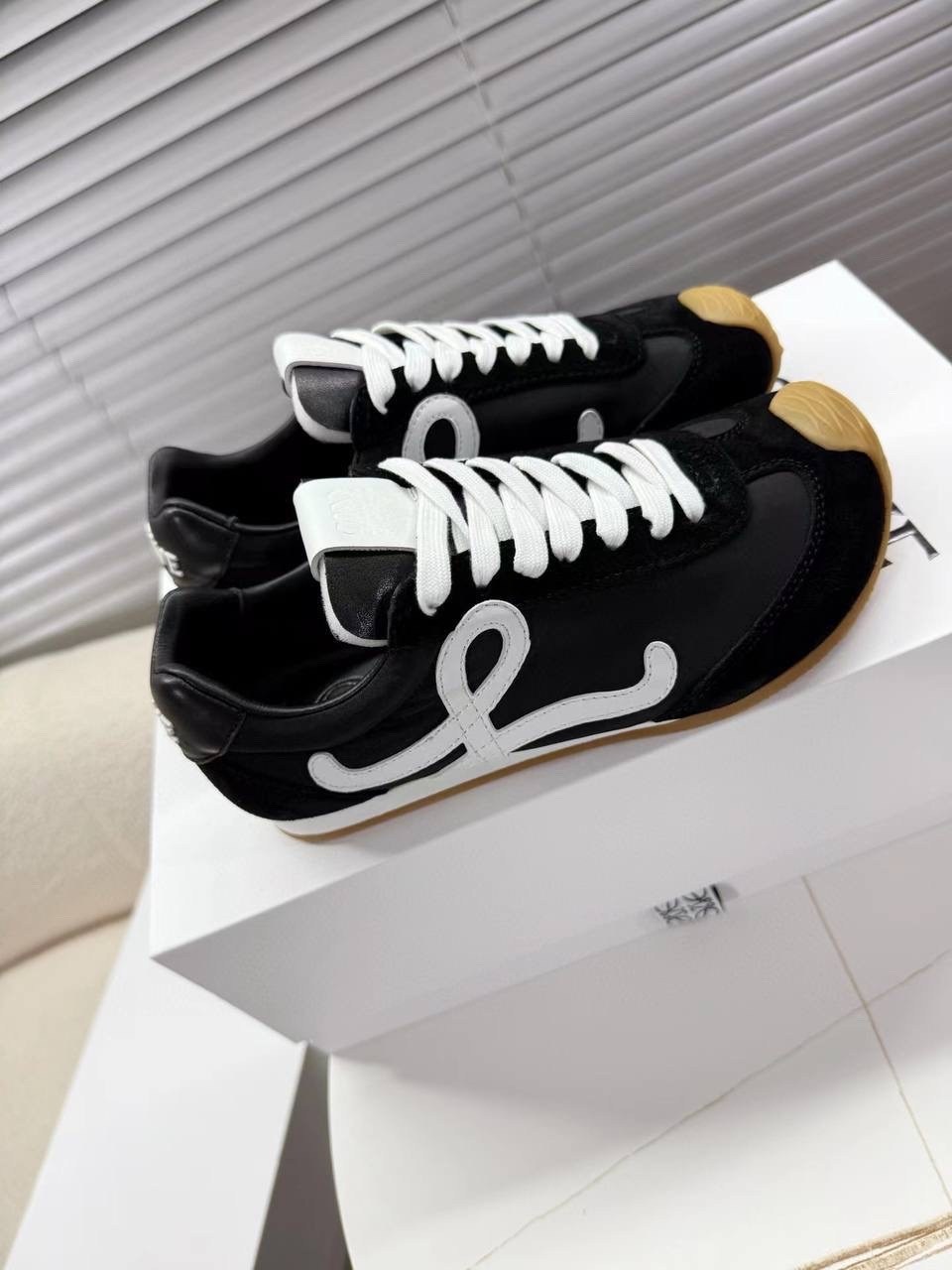 ,кроссовки женскиe,кроссовки loewe,кроссовки брендовые,спортивная