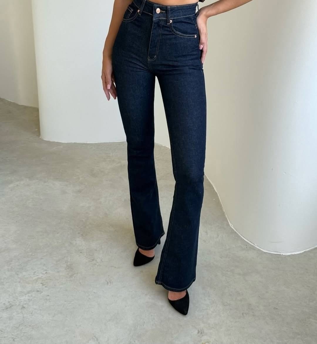 джинсы клеш от колена синие nicejeans,женские джинсы клеш,джинсы клеш от колена,джинсы клеш от колена с высокой посадкой стрейч laminia,джинсы женские