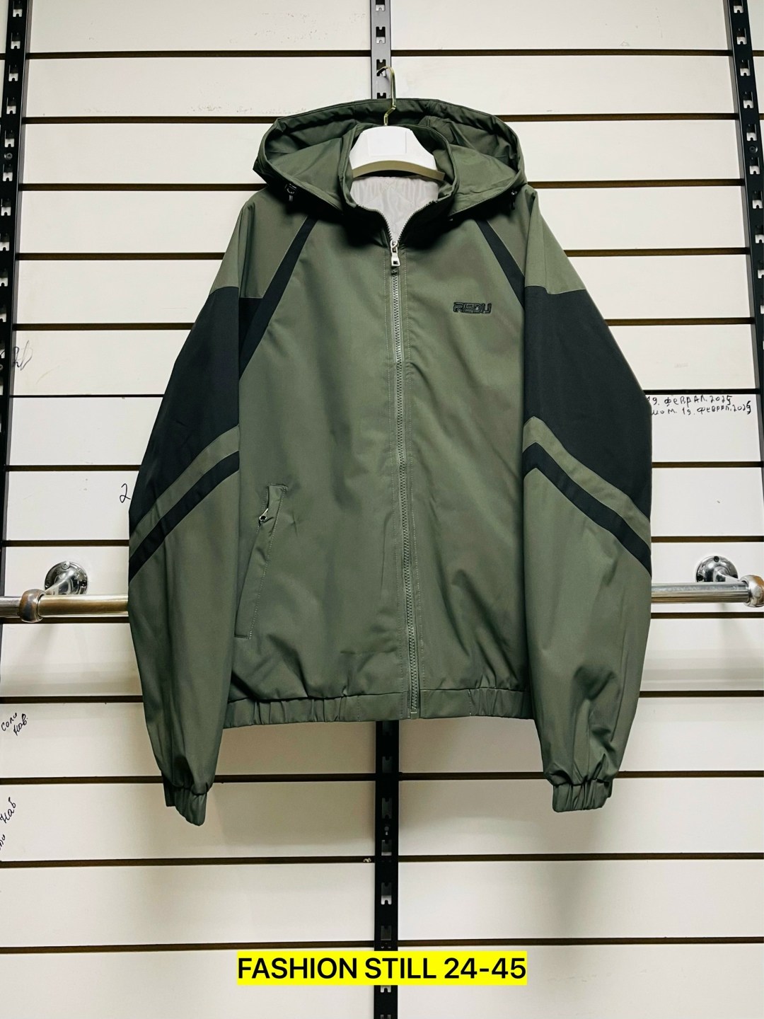 куртка,куртка ветровка,куртка спортивная,легкая куртка