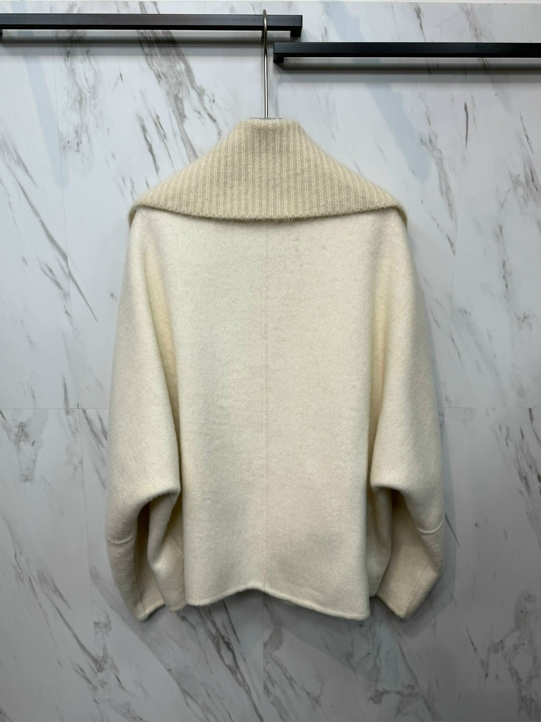 серый бомбер из шерсти женский,куртка бомбер оверсайз весенний шерстяной manly,куртка короткая кашемировая,куртка из кашемира,теплое пальто