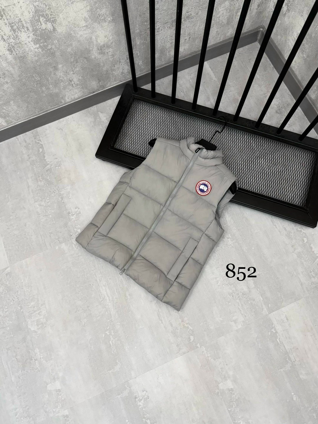 жилет утепленный canada goose,жилет canada goose,жилетка канада гус мужская,жилет,жилет мужской