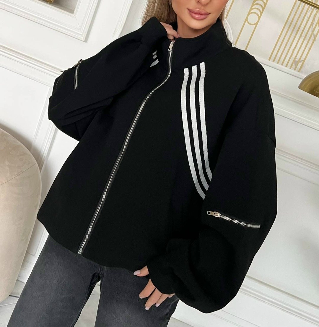 чёрная толстовка oversize с лампасами gloria jeans,костюм с лампасами,спортивный костюм женский,стильные костюмы,спортивный костюм