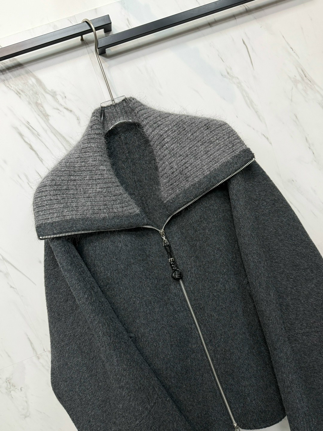 серый бомбер из шерсти женский,куртка бомбер оверсайз весенний шерстяной manly,куртка короткая кашемировая,куртка из кашемира,теплое пальто