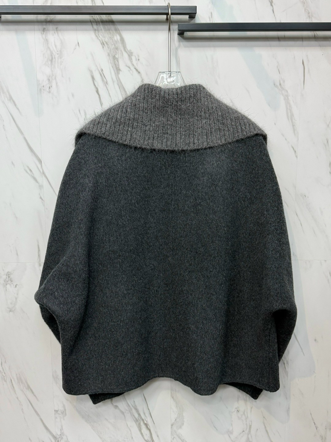 серый бомбер из шерсти женский,куртка бомбер оверсайз весенний шерстяной manly,куртка короткая кашемировая,куртка из кашемира,теплое пальто