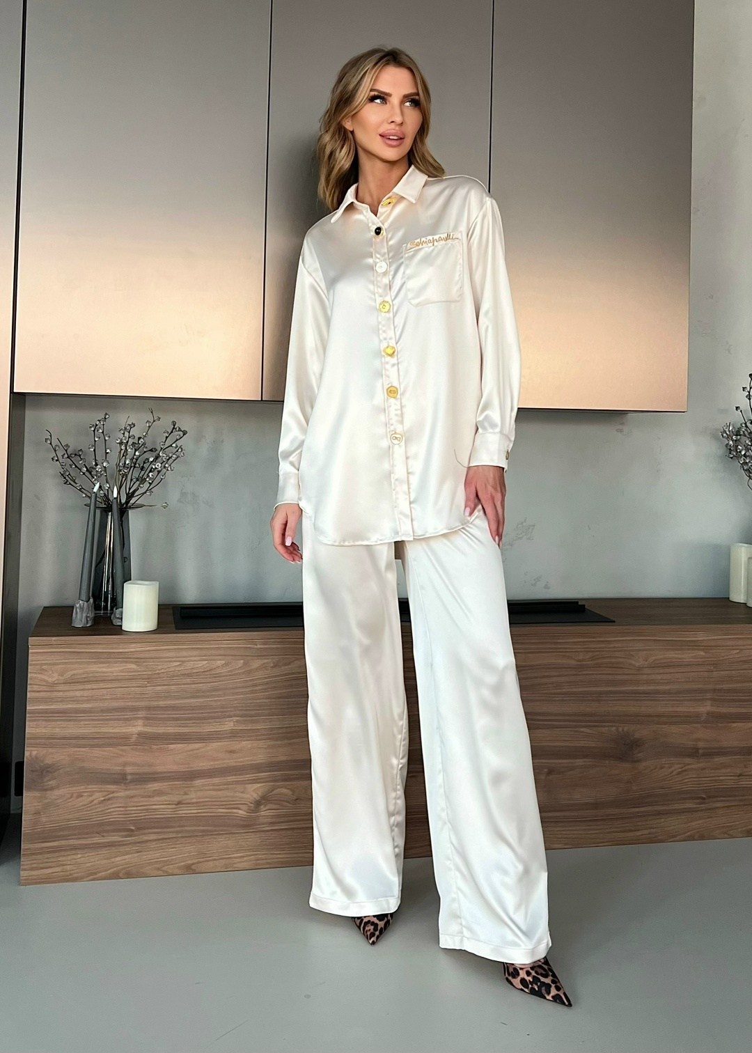 пижама женская со штанами шелковая shokh,шелковая пижама женская со штанами двойка из шелка армани,пижама женская шелковая с брюками,брючный атласный костюм,атласный костюм