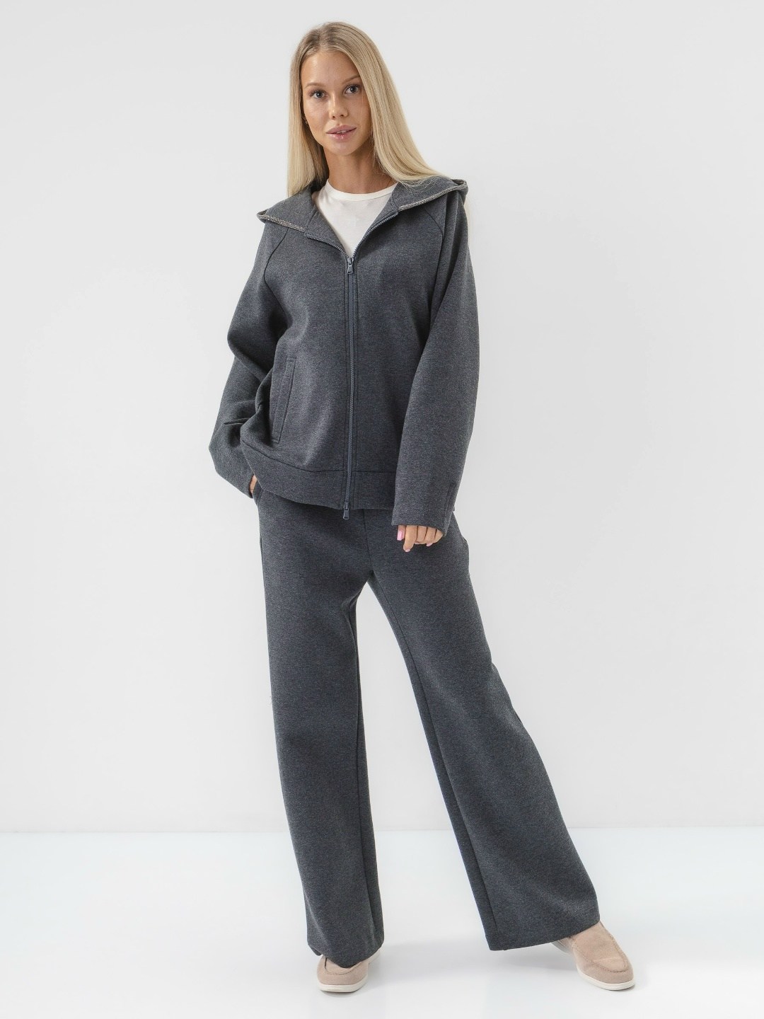 трикотажные брюки,брюки женские серые,трикотажные костюмы,костюм с брюками,брюки свободного кроя