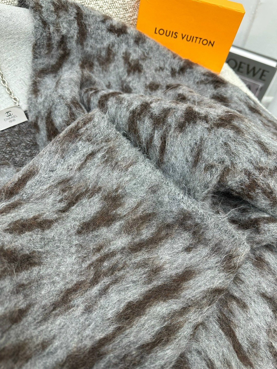 женский вязаный кардиган с леопардовым принтом,женский леопардовый принт вязаный кардиган,кардиган с леопардовым принтом,кардиган цвета хаки с леопардовым принтом,mcdv вязаный кардиган женский свитер