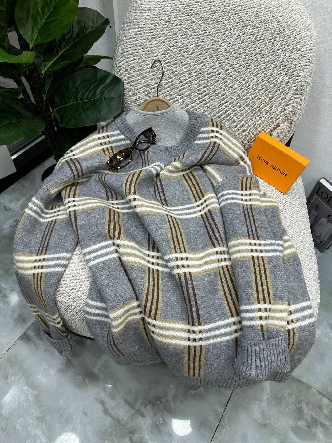 шарф burberry,теплые шарфы,свитер burberry,клетчатый шарф,шарф в клетку