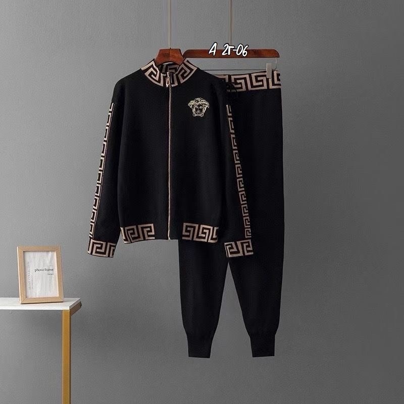 versace tracksuits long sleeved for men,костюм спортивный versace,спортивный костюм версаче белый,костюм версаче женский,комплект одежды versace