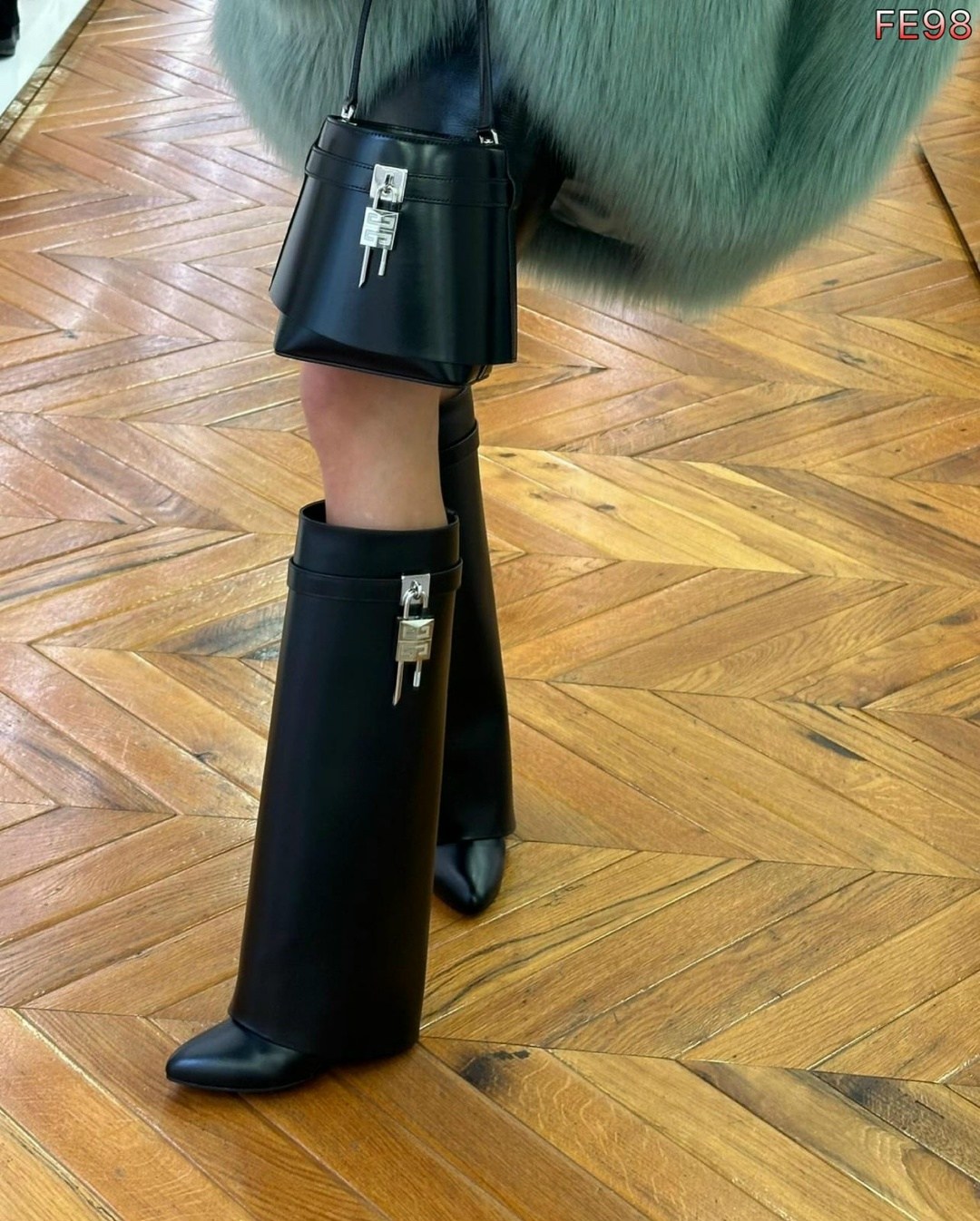 сапоги живанши,сапоги,женские сапоги,сапоги givenchy,сапоги трубы на каблуке