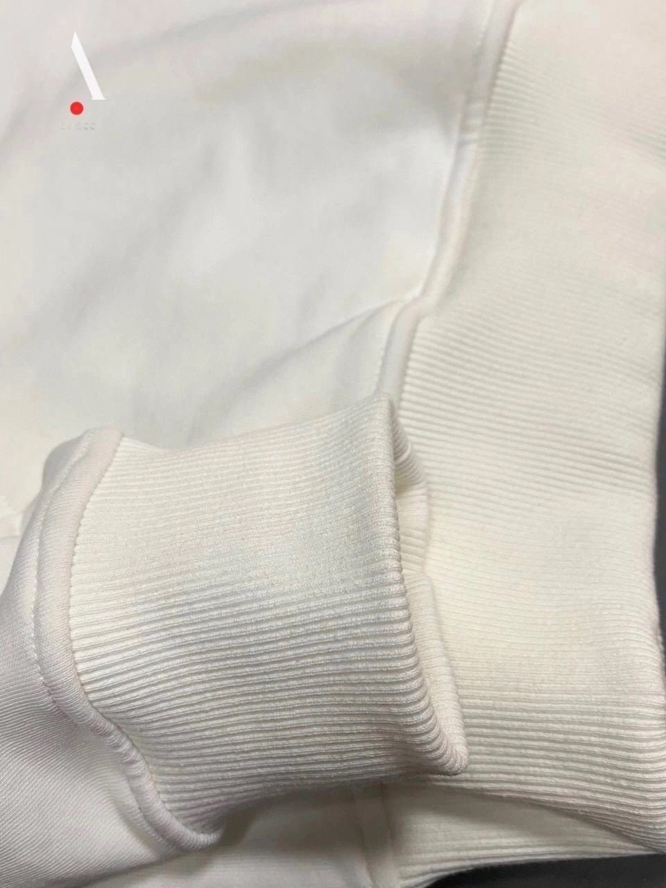 белые мужские толстовки stone island,stone island худи,толстовка stone island,худи стон айленд,белая кофта стон исланд