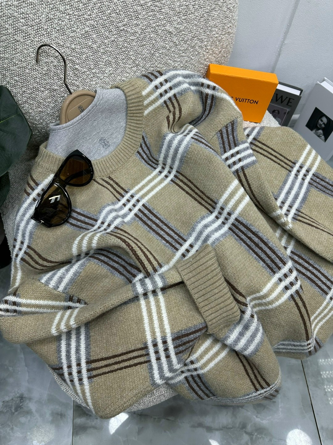 шарф burberry,теплые шарфы,свитер burberry,клетчатый шарф,шарф в клетку