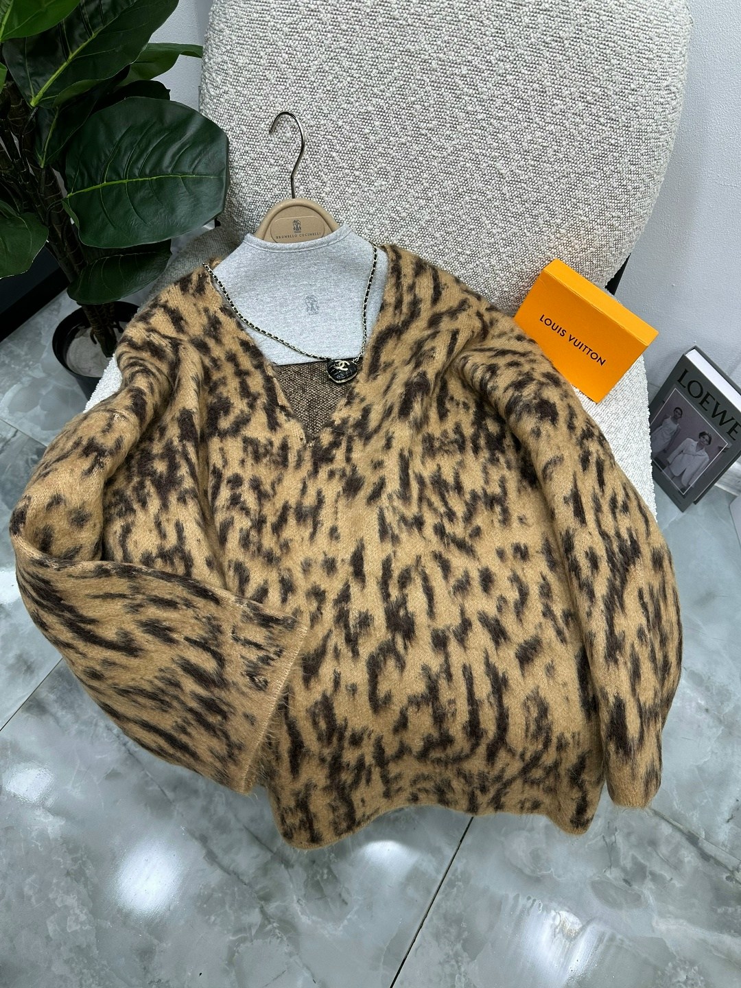 женский вязаный кардиган с леопардовым принтом,женский леопардовый принт вязаный кардиган,кардиган с леопардовым принтом,кардиган цвета хаки с леопардовым принтом,mcdv вязаный кардиган женский свитер