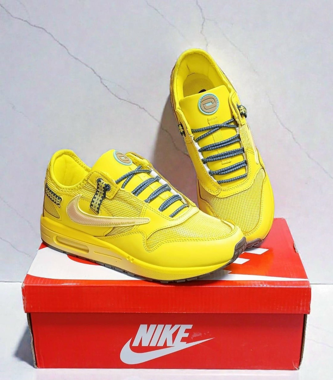 кроссовки,кроссовки желтые,nike air max 1 travis scott cactus jack saturn,travis scott x nike air max 1,кроссовки яркие