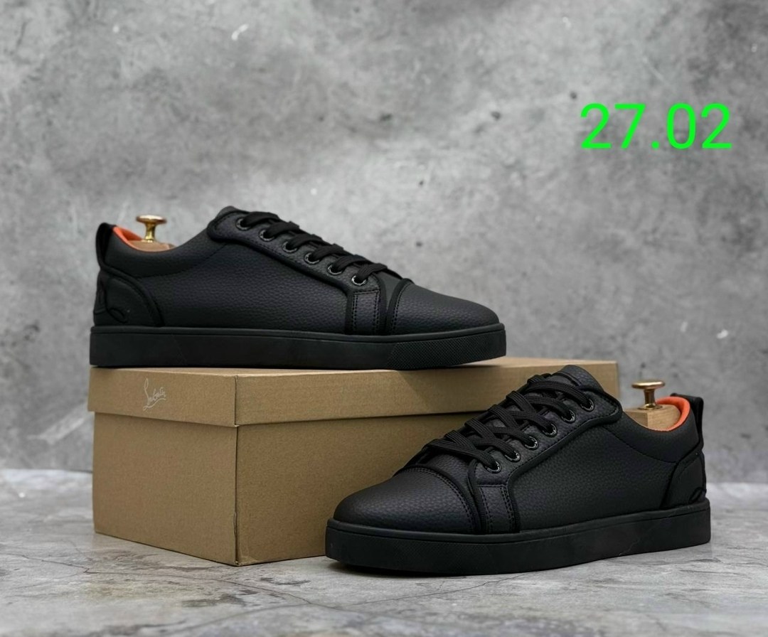 черные мужские кожаные кроссовки louis junior christian louboutin,кожаные кеды louis junior christian louboutin,кроссовки christian louboutin louis junior flat low black,кроссовки christian louboutin,