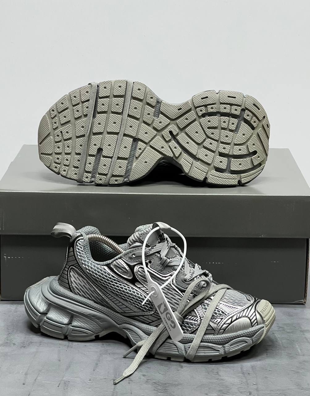 кроссовки balenciaga 3xl daddy серый/серебристый,женские кроссовки balenciaga 3xl серебристый серый,кроссовки balenciaga,кроссовки в стиле balenciaga copy 1:1,мужские массивные кроссовки balenciaga 3x