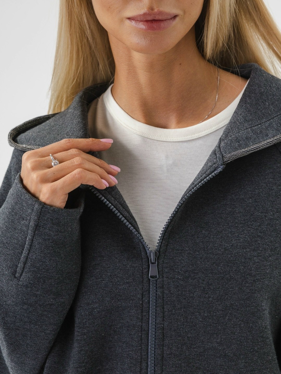 трикотажные брюки,брюки женские серые,трикотажные костюмы,костюм с брюками,брюки свободного кроя