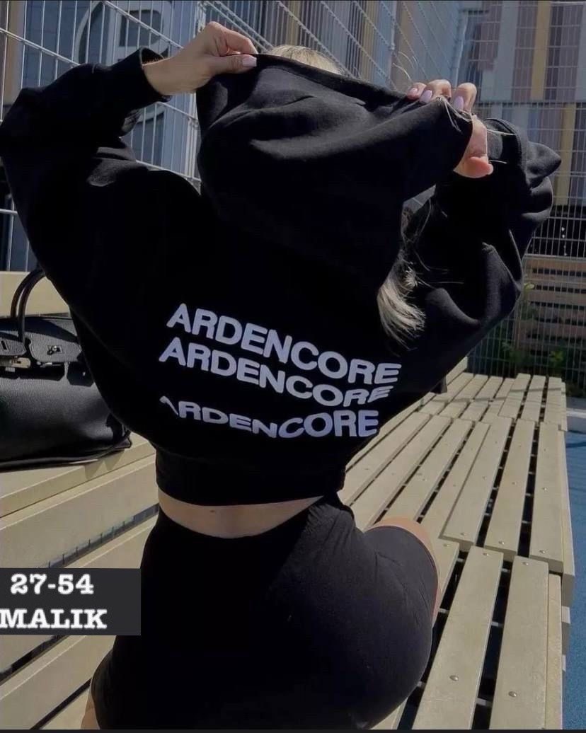 толстовка укороченная зипка на молнии оверсайз,зип худи оверсайз укороченная кофта на молнии fashion boond,зип худи кофта на флисе оверсайз,кофта на флисе,худи кофта на молнии зипка оверсайз