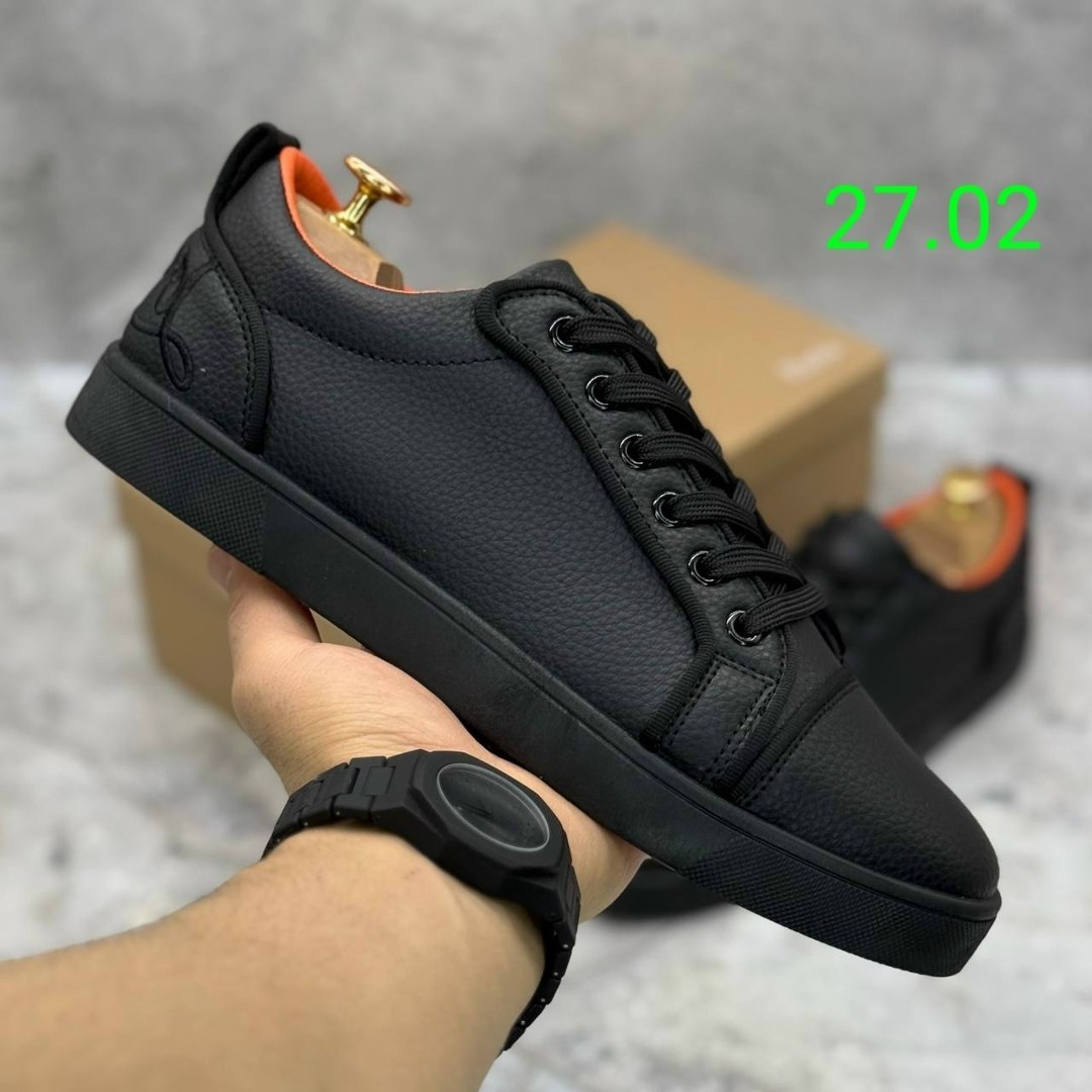 черные мужские кожаные кроссовки louis junior christian louboutin,кожаные кеды louis junior christian louboutin,кроссовки christian louboutin louis junior flat low black,кроссовки christian louboutin,