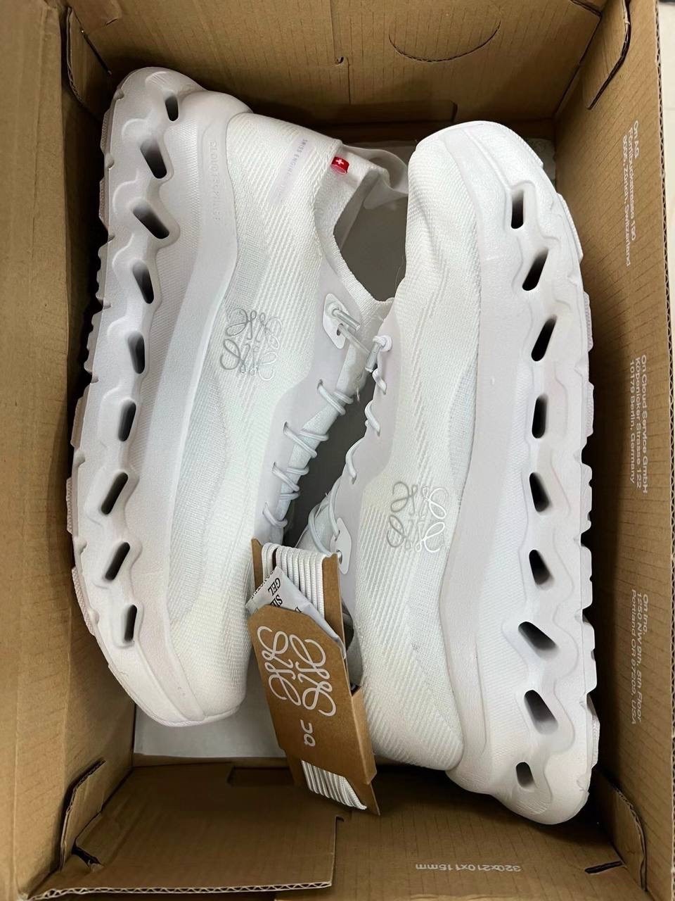 кроссовки on running cloudmonster 2 sand frost,кроссовки loewe x wmns cloudtilt 'all white',кроссовки x loewe cloudtilt 'all white' on running,спортивные кроссовки,кроссовки