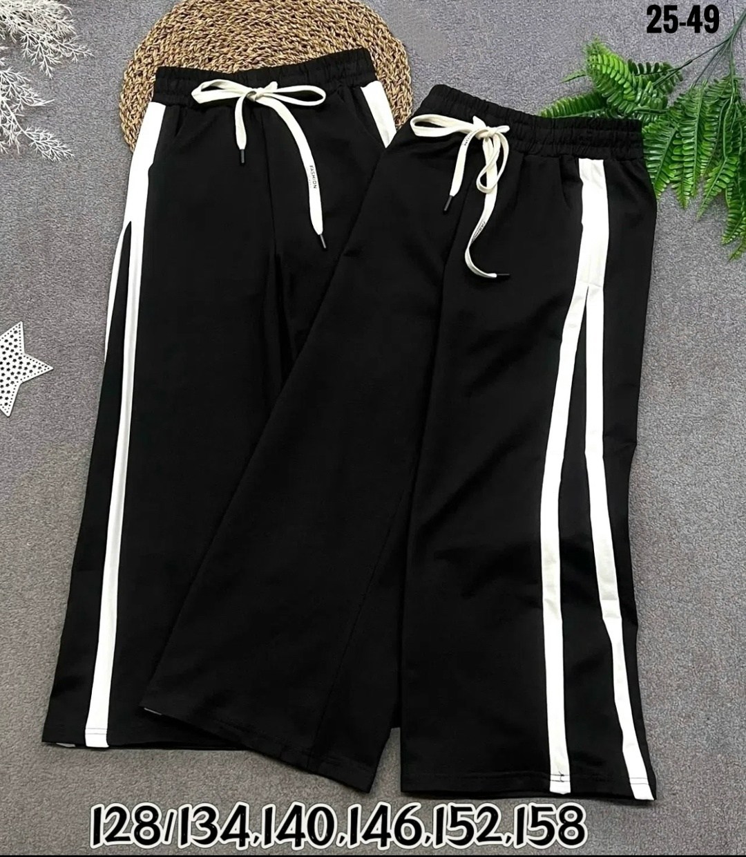 спортивные женские брюки с полосками по бокам,спортивные штаны,широкие брюки,брюки с широкими штанинами,спортивные брюки