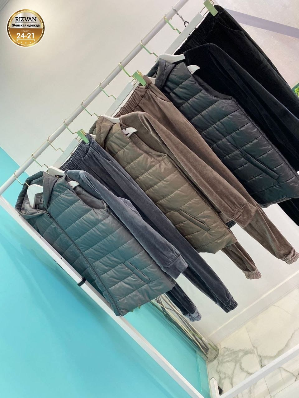 спортивный костюм женский тройка,костюм тройка с жилетом на синтепоне,костюм женский тройка,женский костюм на флисе,теплые спортивные костюмы