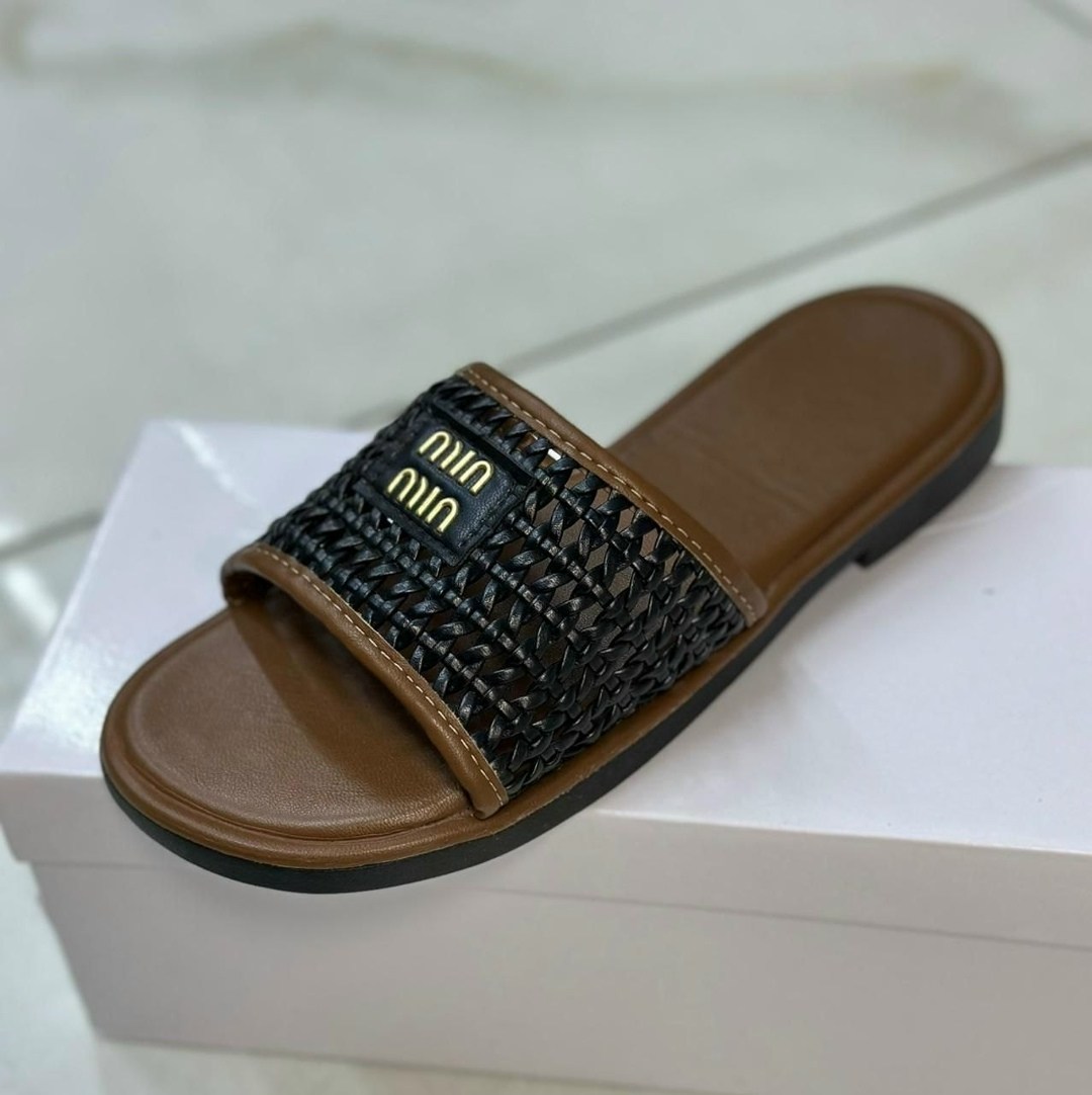 женские шлепанцы,шлепки фенди,шлепки женские удобные,,модные шлепанцы