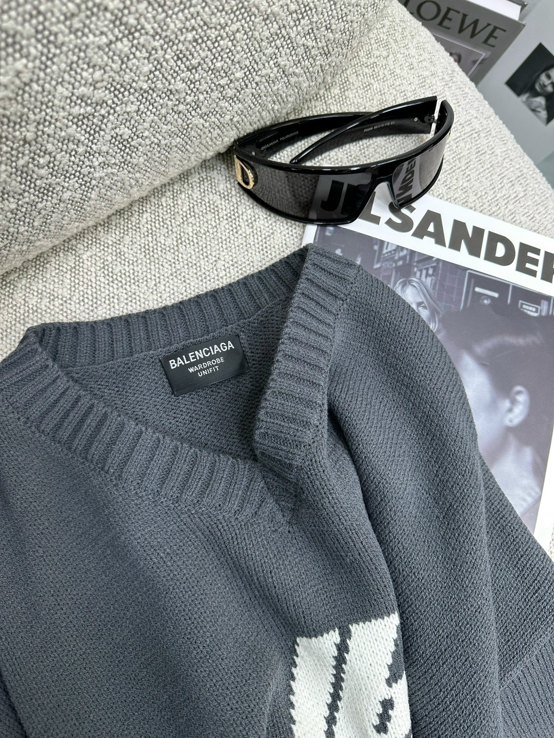 баленсиага свитер,баленсиага красная толстовка,свитер баленсиага мужской,свитер balenciaga,красный свитер баленсиага