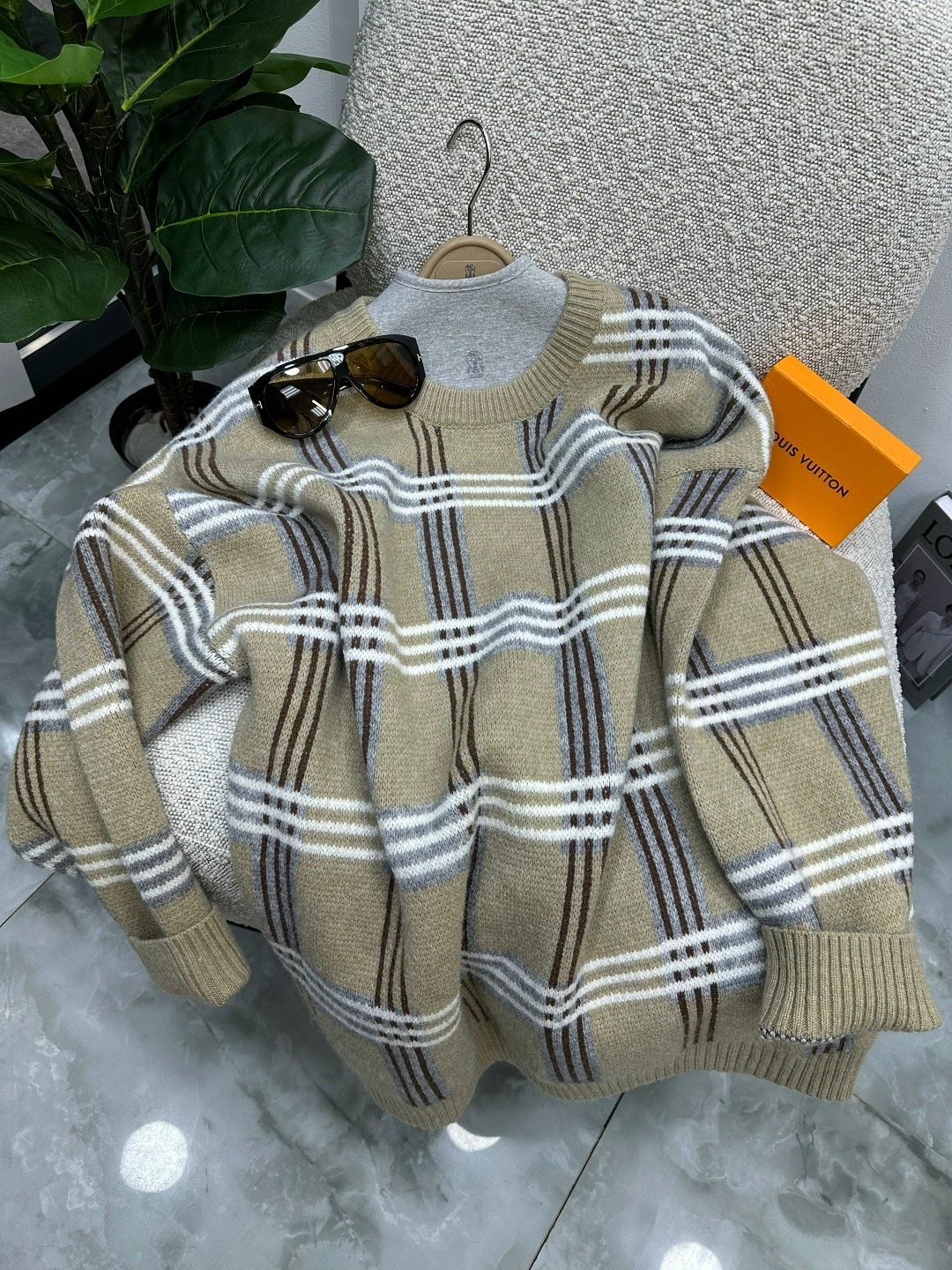 шарф burberry,теплые шарфы,свитер burberry,клетчатый шарф,шарф в клетку