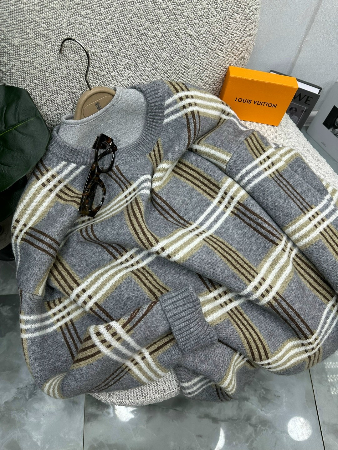 шарф burberry,теплые шарфы,свитер burberry,клетчатый шарф,шарф в клетку