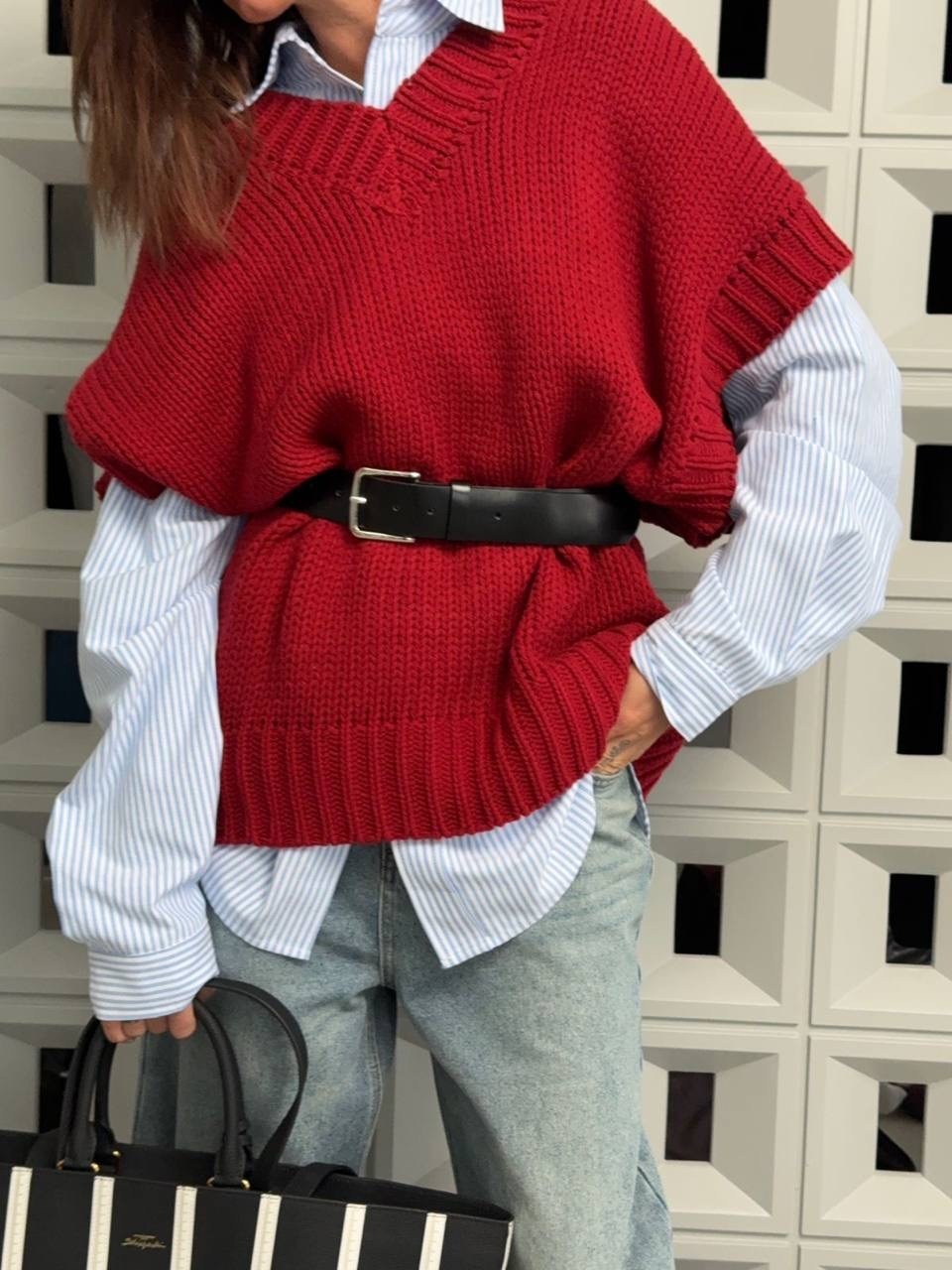 жилет вязаный оверсайз samira knits,вязаные жилеты,красная вязаная жилетка,жилетка женская,вязаные модные жилеты