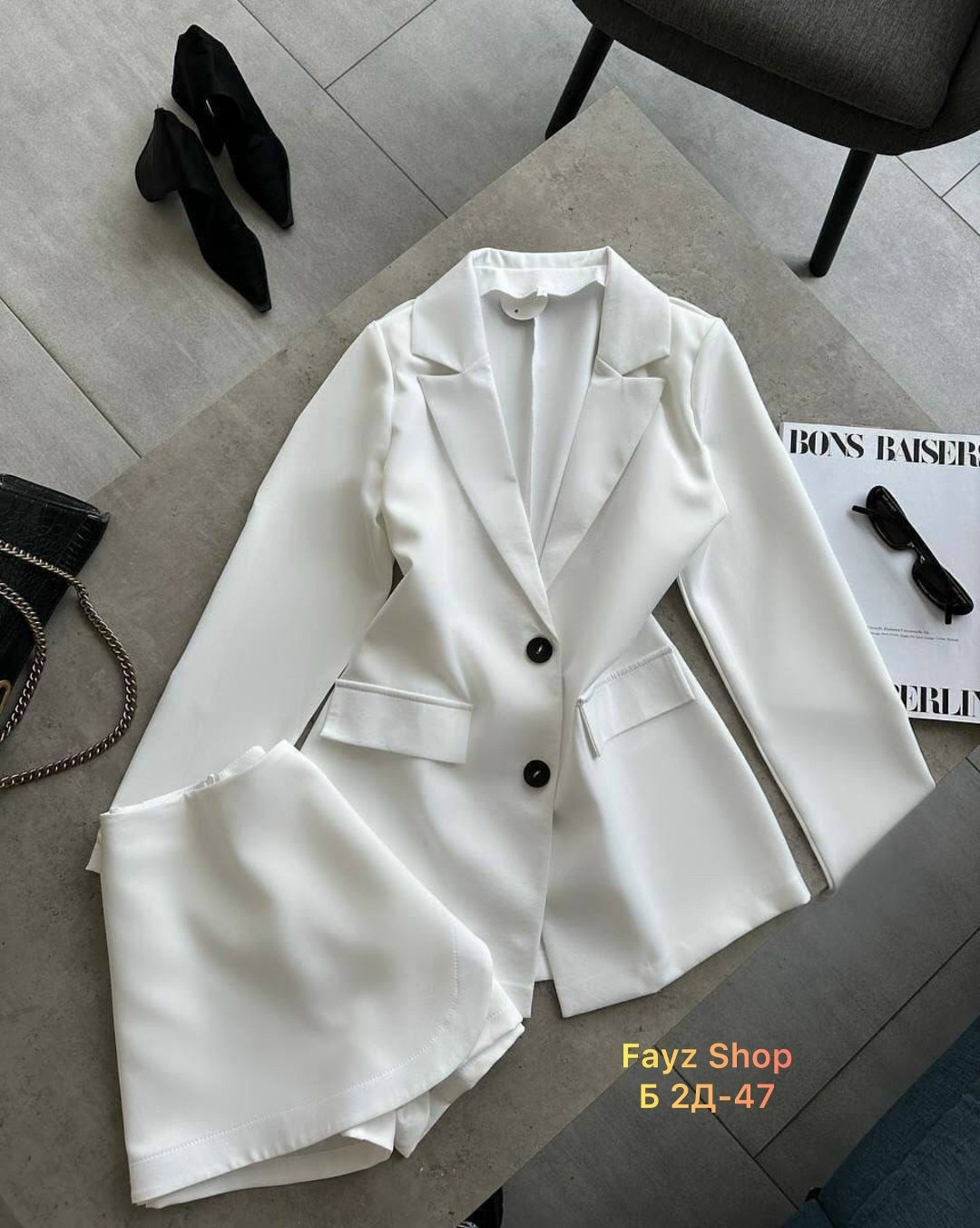 костюм пиджак и юбка,красный костюм пиджак и шорты,красный костюм с шортами женский,женский костюм с шортами,костюм женский с юбкой и пиджаком