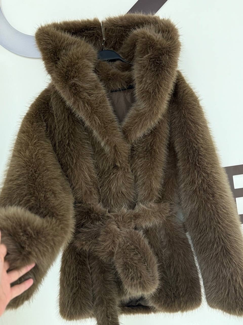 женская шуба,шуба,пальто из искусственного меха,женское короткое пальто из кроличьего меха,шуба из искусственного меха с поясом